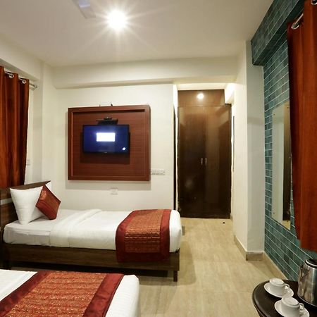 Hotel Airport Star Nueva Delhi Exterior foto
