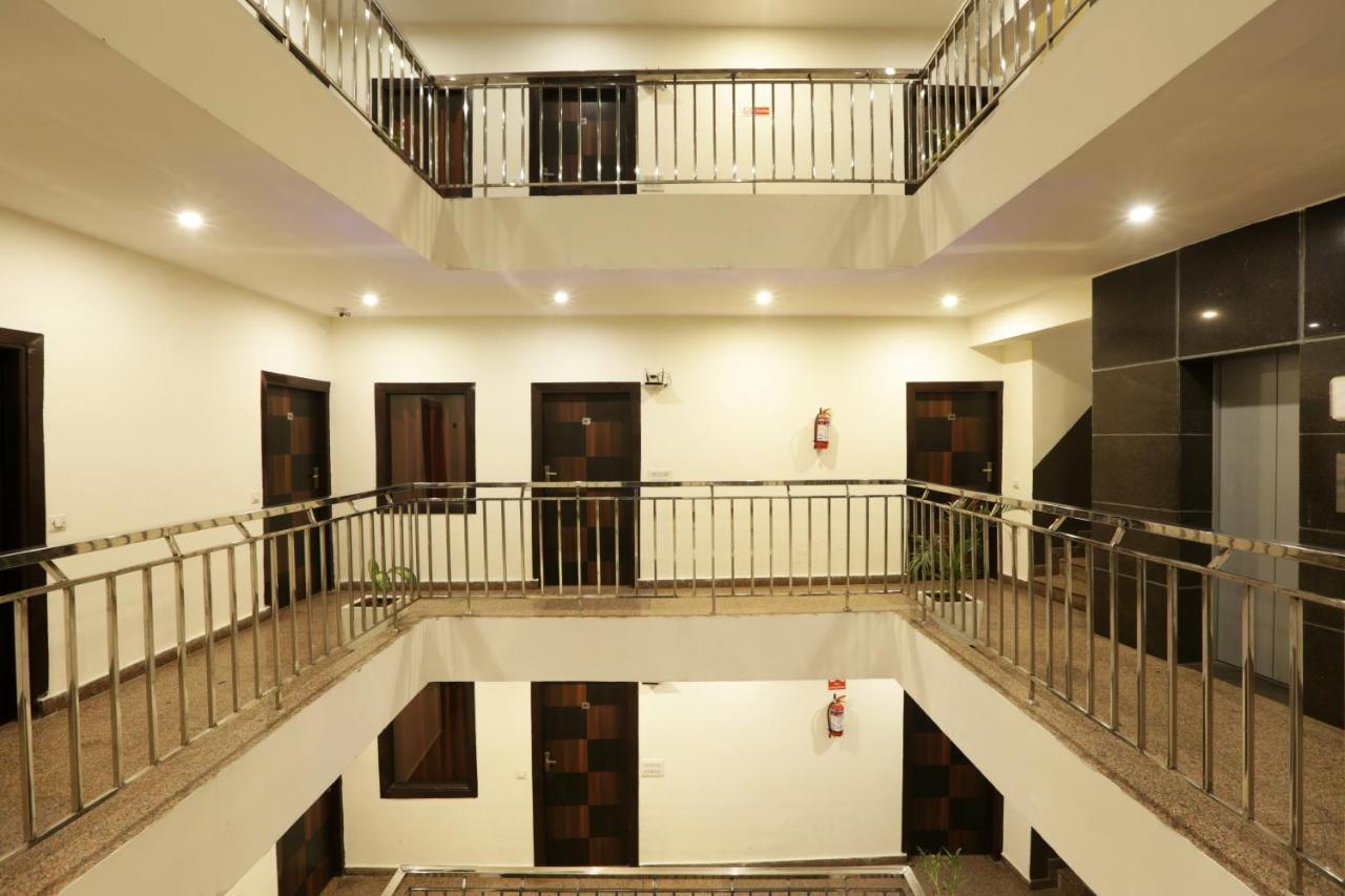 Hotel Airport Star Nueva Delhi Exterior foto